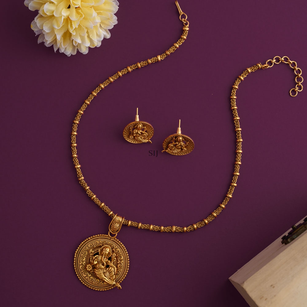 Inticatedly Desgined Vinayagar Chain Set