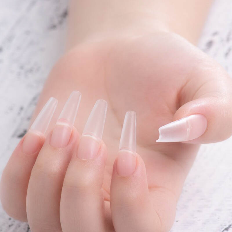 Difference Between Nail Polish Glue and Nail Polish