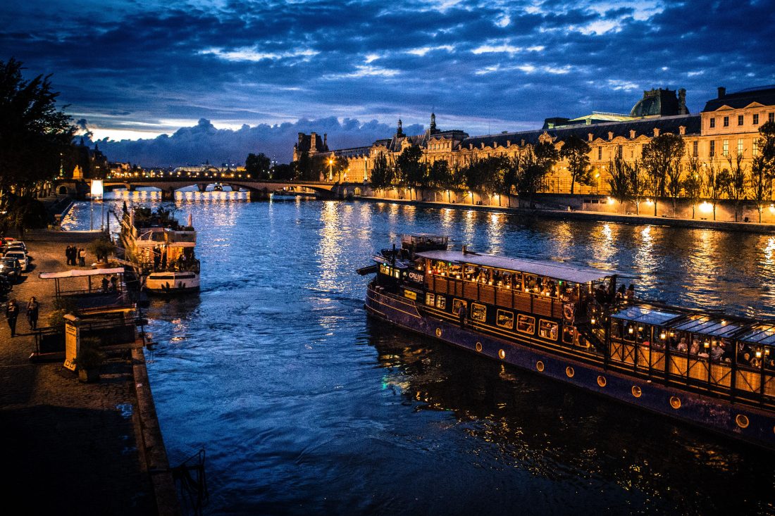 Free photo of River in Paris