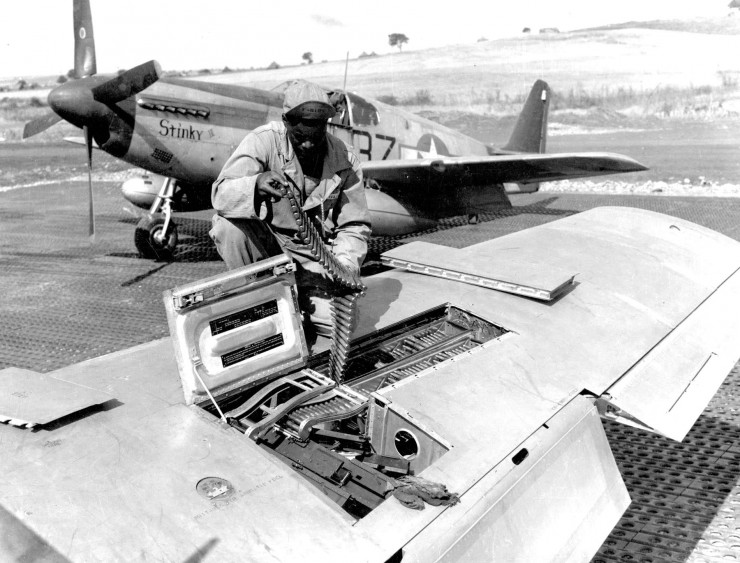 P-51B_100FS_332FG_Italy_1944