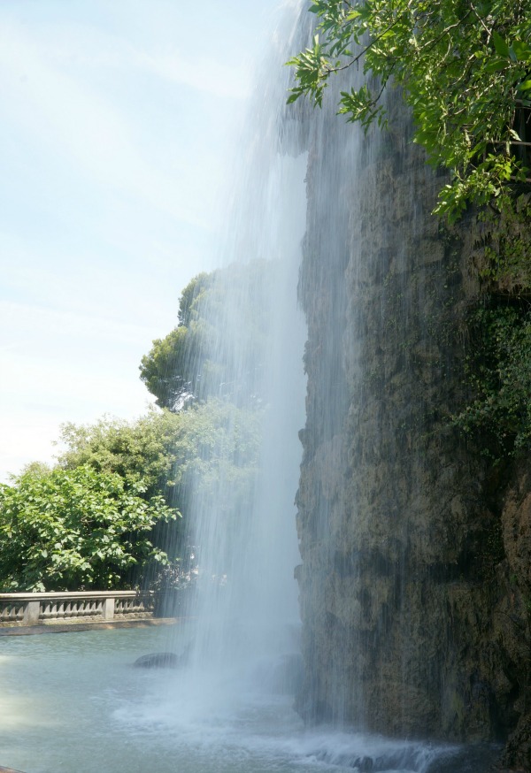 castle hill waterfall nice france