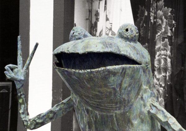 Peace Frog statue