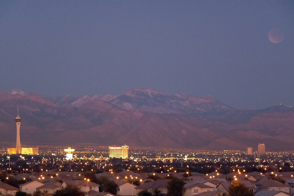 Lunar Eclipse over Vegas Jennifer Nelson Sky & Telescope Sky