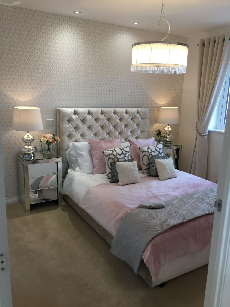 silver room design silver room accessories silver room decorations silver bedroom decor accessories black and silver room decor silver bedroom accents silver room wall decor white and silver bedroom decor ideas pink and silver room decor