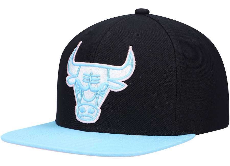 chicago-bulls-mitchell-and-ness-hat-black-university-blue-pink