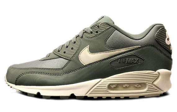 Nike Wmns Air Max 90 Medium Olive 2