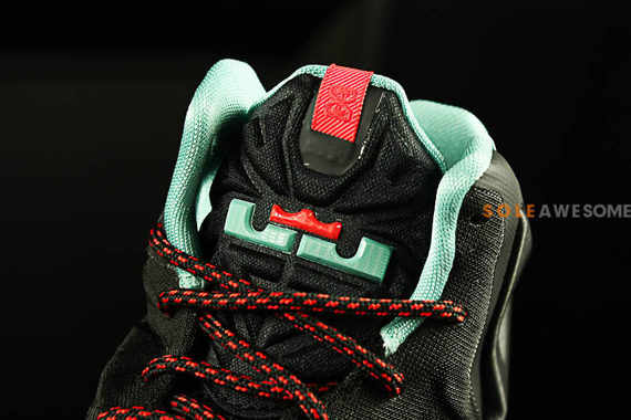 Lebron 11 Gs Black Mint Red 6