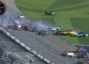 A total of 12 cars retired from the second IMSA Mazda MX-5 Cup race at Daytona International Speedway.