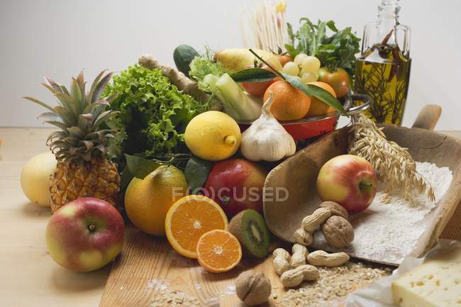 Fresh vegetables on wooden desk — Stock Photo