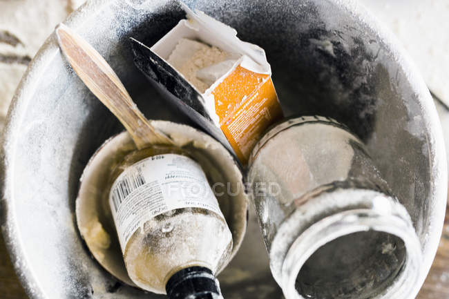 Baking equipment in bowl — Stock Photo