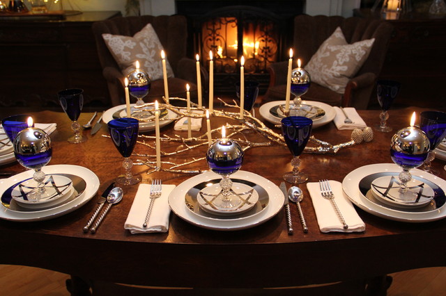 Christmas Decorations and Hanukkah ideas - Traditional - Dining Room ...