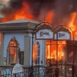 New York City Fire Video: Massive Blaze Erupts at Bryant Park’s Holiday Market in US, Viral Clip Shows Black Smoke Covering Skies