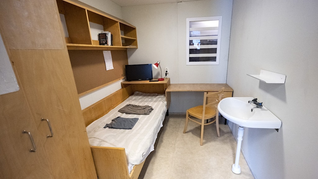 Prison service warns of overcrowding - Radio Sweden | Sveriges Radio