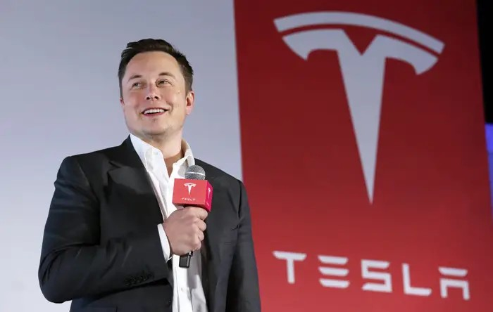 Elon Musk bất ngờ khen một tính năng của Apple