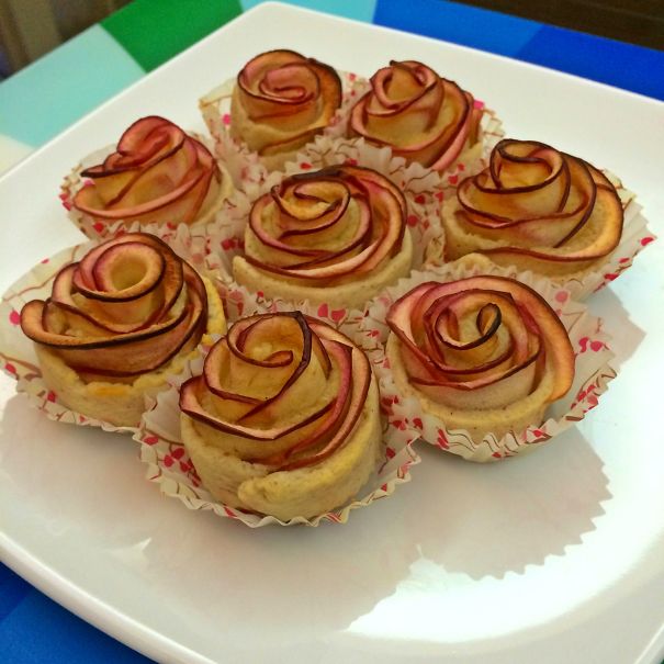 Mini Rose Apple Pie