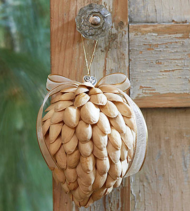 20 Creative DIY Christmas Ornament Ideas