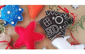 handmade Christmas decorations from felt