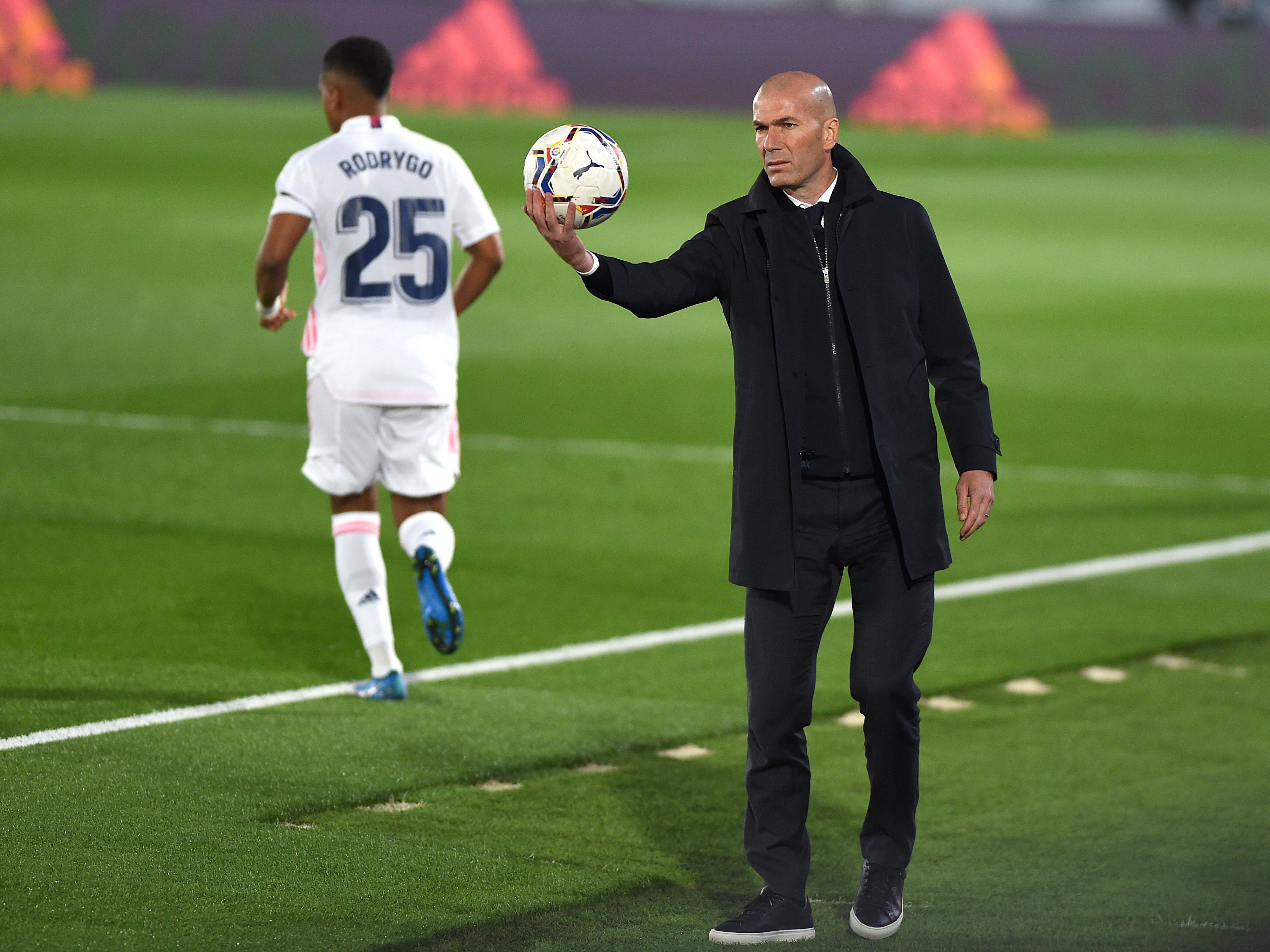 Real Madrid head coach Zinedine Zidane