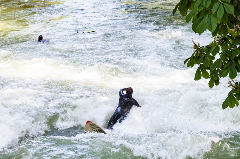 Surfing at Eisbachwelle (Getty)