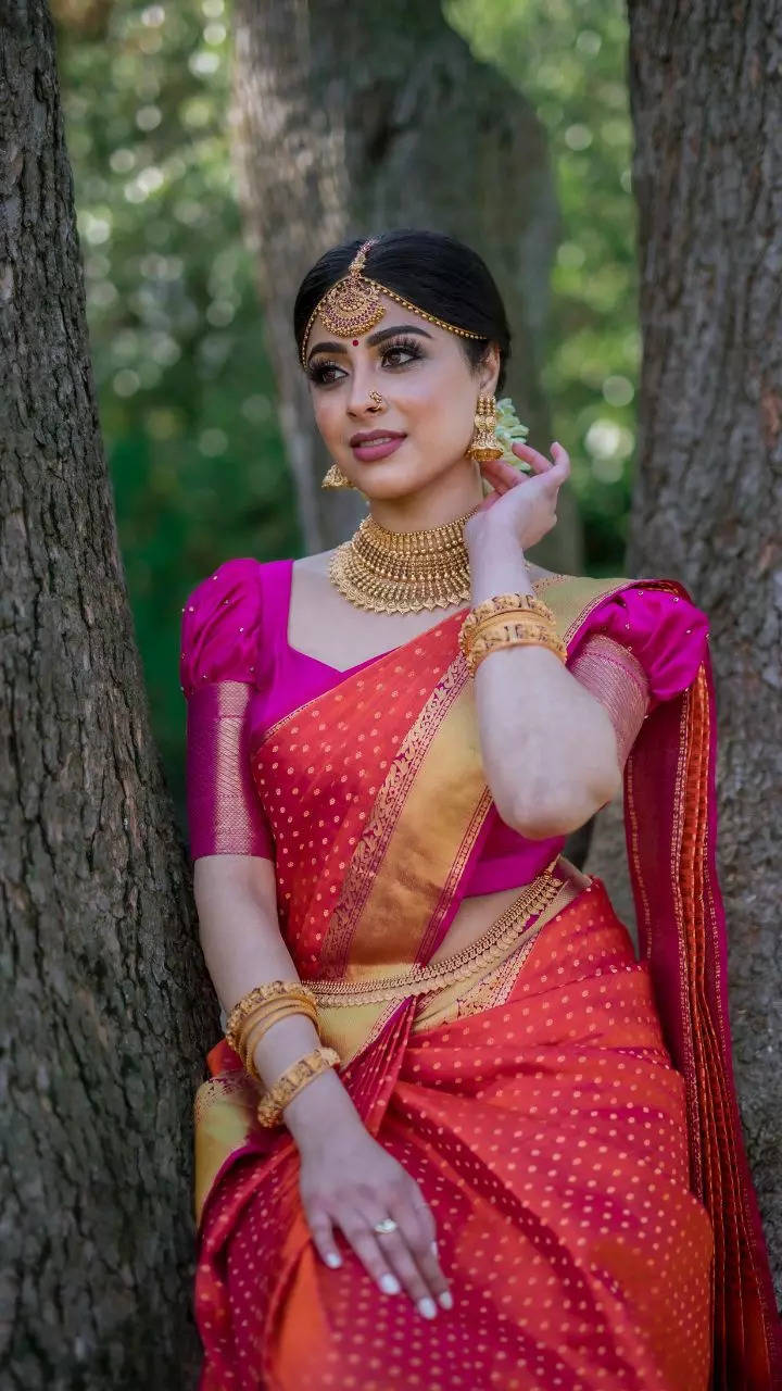 Astonishing Collection of Full 4K Traditional Saree Images - Over 999 ...