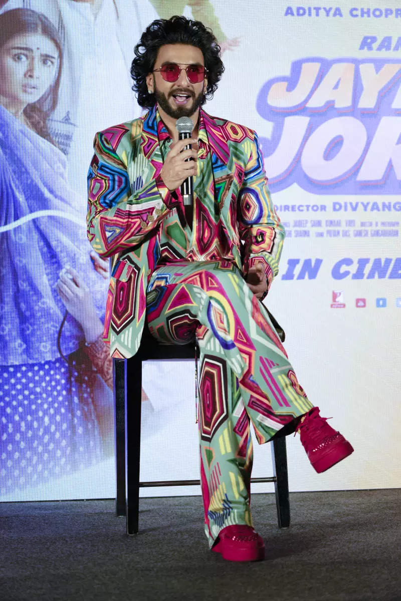 Ranveer Singh is a riot of colours as he arrives in style to promote Jayeshbhai Jordaar