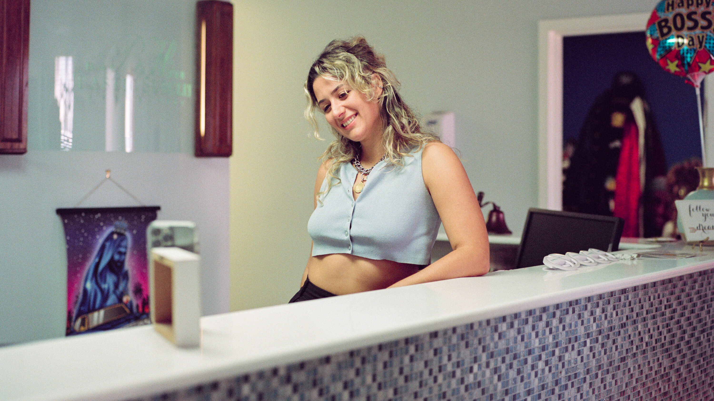 Bring Your Bellybutton to Work Day? The Crop Top Comes to the Office. - The  New York Times