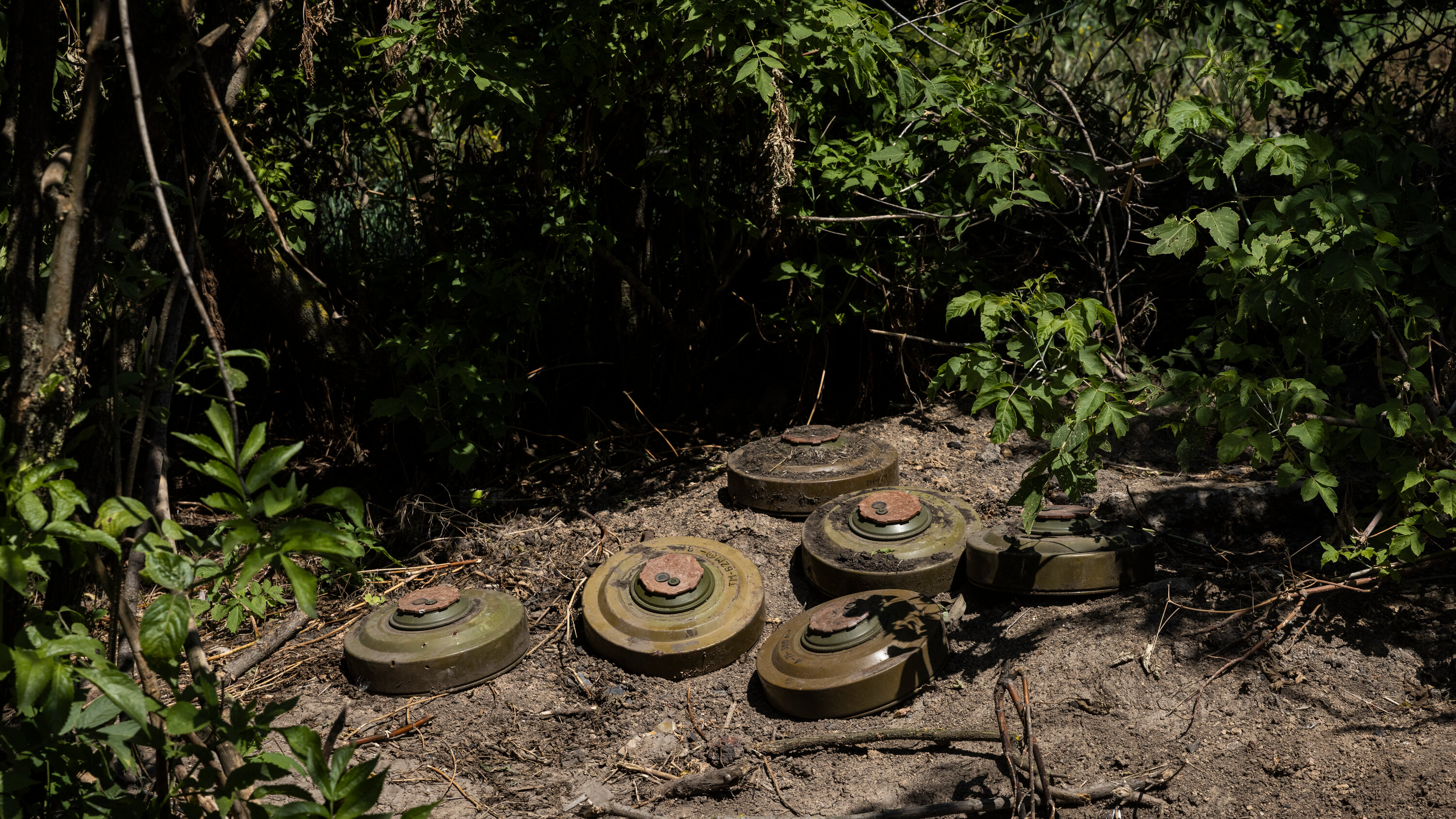 Small, Hidden and Deadly: Mines Stymie Ukraine’s Counteroffensive - The ...