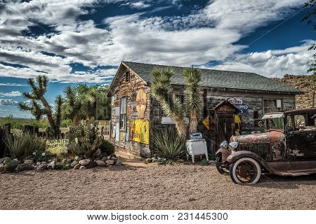 Hackberry, Arizona, Usa - May 19, 2016 : Old Car Wreck Left Abandoned At The Hackberry General Store