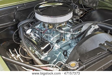 Customized V8 Engine Compartment