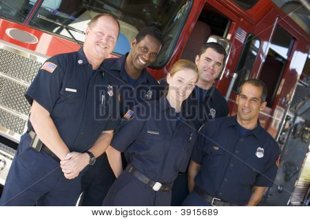 Feuerwehrleute, die ständigen Engine