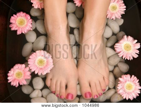 Aromatic Relaxing Foot Bath Pedispa