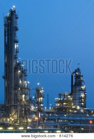 Industrie bei Nacht