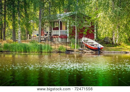 Cottage By The Lake In Rural Finland