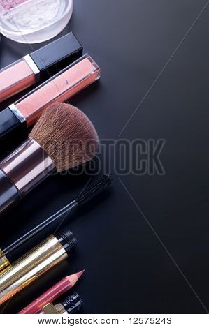 Confine Professional make-up