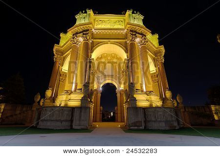 Monumento di Palazzo delle belle arti di San Francisco di notte