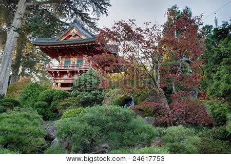 Pagoda al giardino giapponese