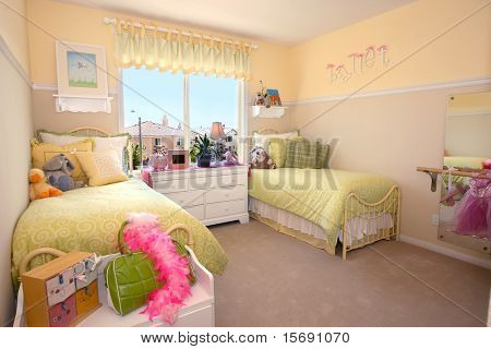 Little girl's bedroom