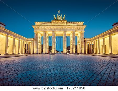 Berlin Brandenburger Tor (brandenburg Gate) In Twilight, Germany