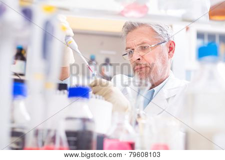 Life scientist researching in the laboratory.