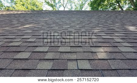 Asphalt Shingles House Roofing Construction, Repair. Problem Areas For House Asphalt Shingles Roofin