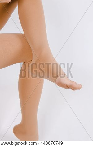 Compression Hosiery. Medical Compression Stockings And Tights For Varicose Veins And Venouse Therapy