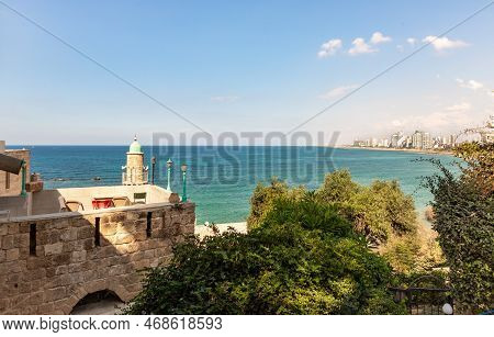 Tel Aviv-yafo, Israel, November 01, 2022 : Minaret Of The Al-bahr Mosque In The Old City Of Jaffa An