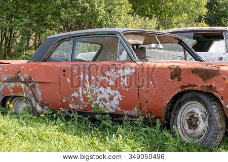 Old Abandoned Rusty Vehicles, Crushed Cars In Scrapyard, Junk Yard Needed To Be Utilised And Reused 