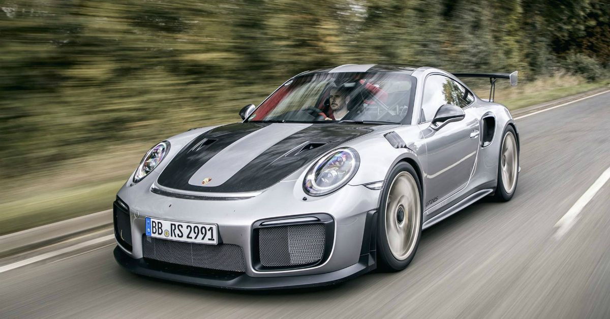 15 Pics Of The Porsche 911 GT2 RS That Are Just Ridiculous