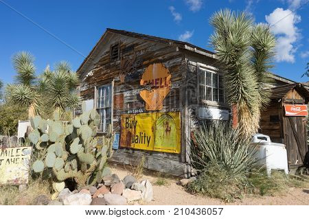 November 190 2015 HACKBERRY ARIZONA USA: Old storage shed at Hackberry General Store on Route 66 a popular tourist destination