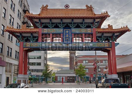 Tramonto a Chinatown Gate In Seattle Washington