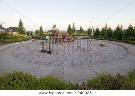 Il parco pubblico di quartiere circolare bambini