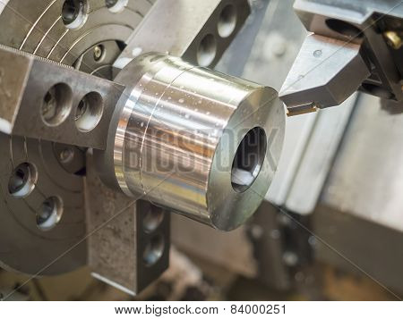 Operator Machining Mold And Die Parts For Automotive