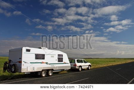 Caravan And 4Wd On Tour In The Great Outback