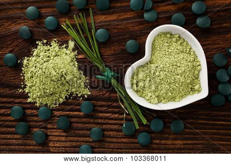 Spirulina, Chlorella, Barley And Wheatgrass.